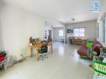 บ้านเดี่ยวมือสอง นนทบุรี ม.ภัสสร14 บางใหญ่ เนื้อที่กว้างขวางมากถึง 52.90 ตร.ว. ฟังก์ชัน 3 ห้องนอน 2 ห้องน้ำ 1 ที่จอดรถ บ้านสภาพสวย พร้อมเข้าอยู่ โครงการอยู่ติดถนนใหญ่ เข้า-ออกสะดวก ใกล้เซ็นทรัลเวสต์เกต เดินทางเพียง 10 นาทีถึงจุดขึ้นทางด่วน "ศรีรัช" จองเลย!...